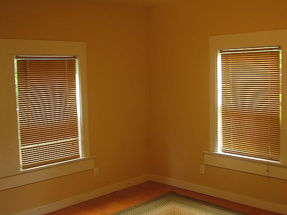 5th image of 1004 Crepe Myrtle Dr
