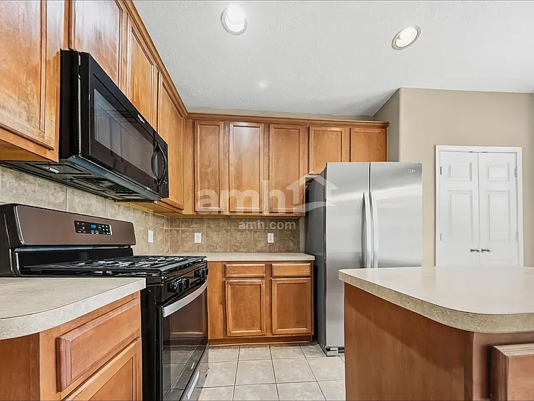 4934 Trailing Clover Ct — Photo 3