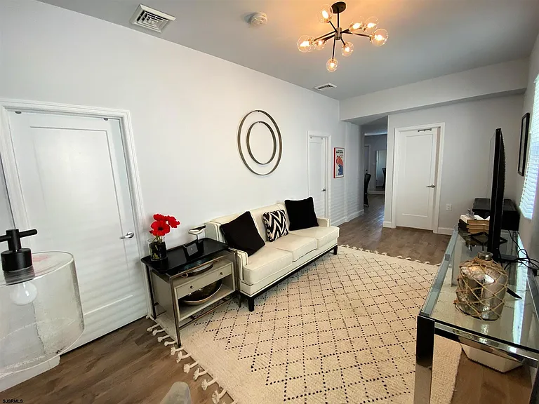 9313 Ventnor Ave — Photo 8