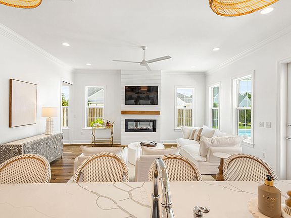 3rd image of 11 Bunting Ln
