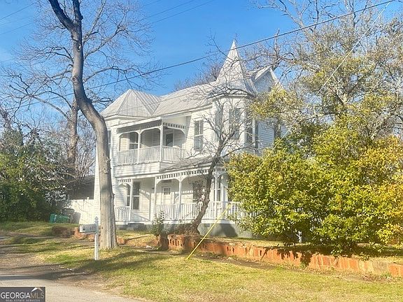 2nd image of 601 N Wayne St