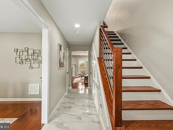 4th image of 7962 Revenna Ln