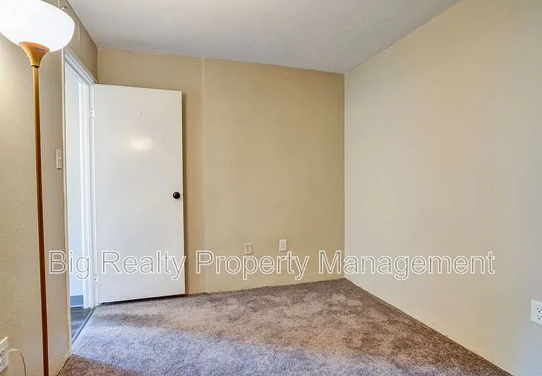 3323 Forest Ln #D-15 — Photo 10