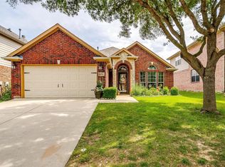 4956 Paddock Dr, Fort Worth, TX 76244