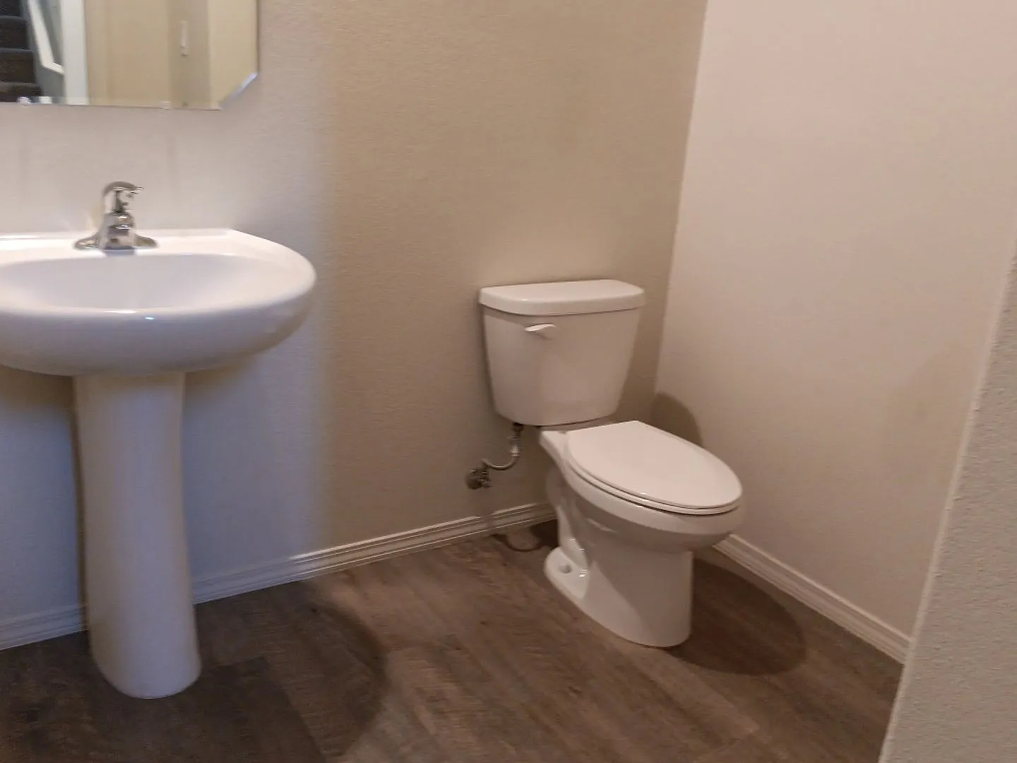3 Bedroom, 2.5 Bathroom Home! Schedule a Showing! — Photo 3