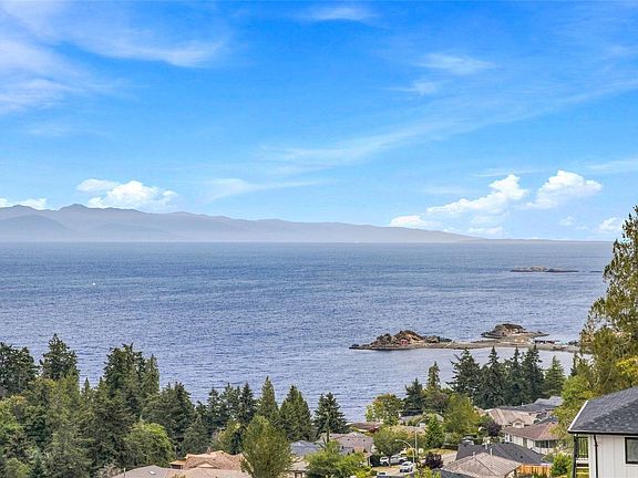 4th image of 4576 Laguna Way