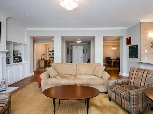 300 N Hudson St #203, Denver, CO 80220