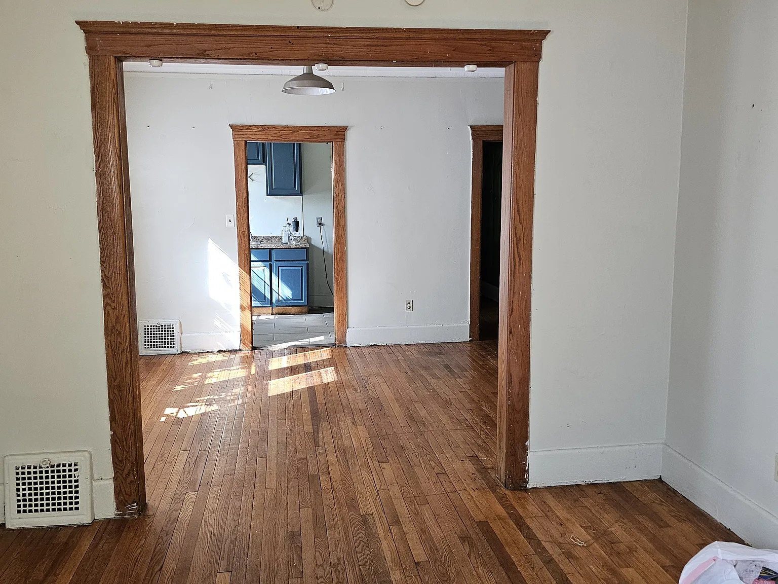 2 bed, 1000 sqft, $950 — Photo 4