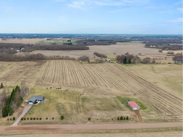 38616 Pine Ave, Center City, MN 55012