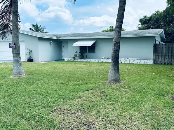 2110 NE 1st Street, Boynton Beach, FL 33435