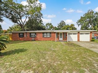 5761 Lake Lucina Dr S, Jacksonville, FL 32211