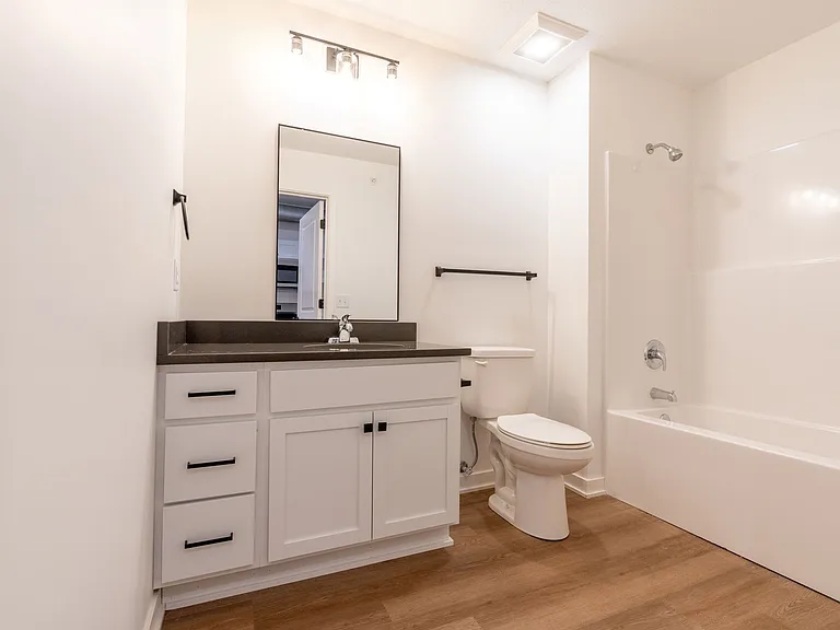 110 N Delaware Ave — Photo 15