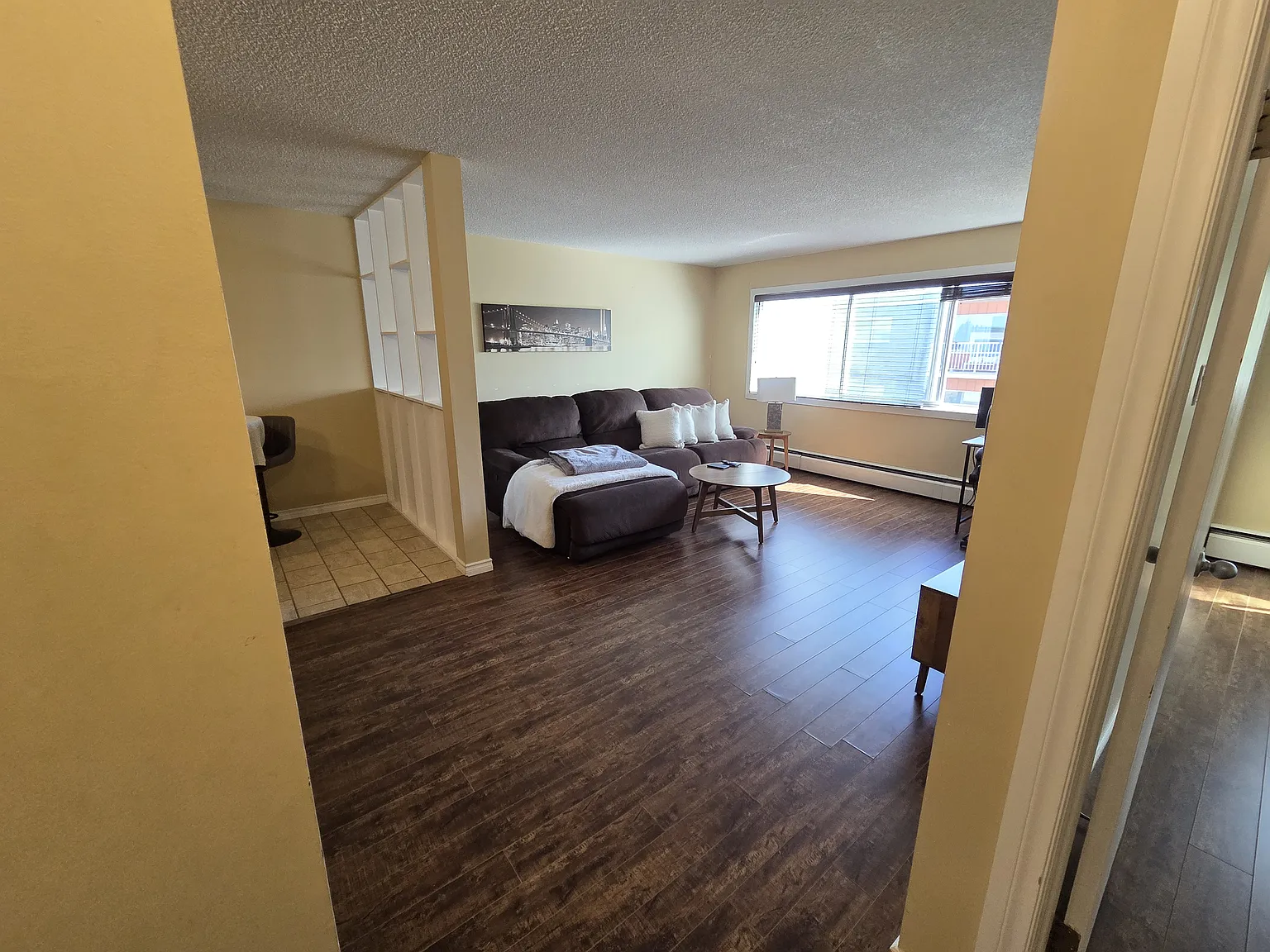 Town Manor — Photo 2