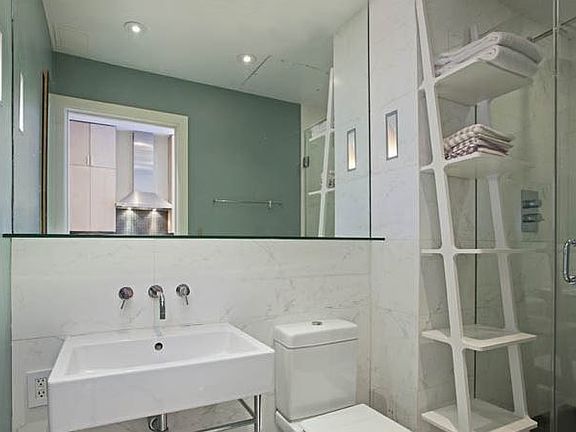 4th image of 117 Beekman St