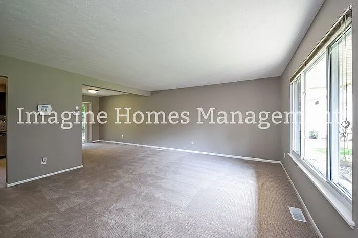 3 bed, 2.0 bath, 1836 sqft, $2,750 — Photo 2