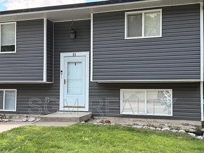 11 Saddlewood Ln