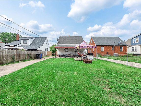 4th image of 3879 W 133rd St