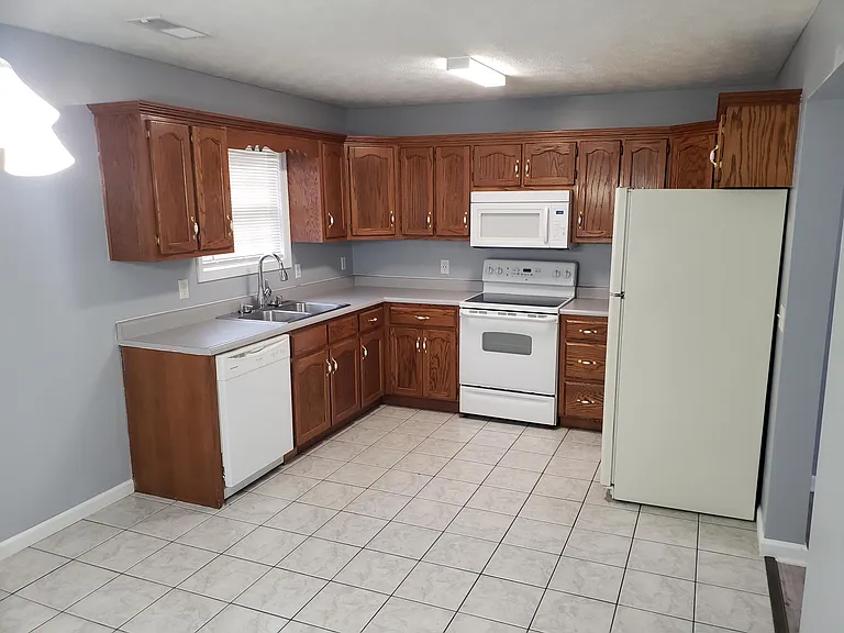 1069 Merrick Dr #1 — Photo 6