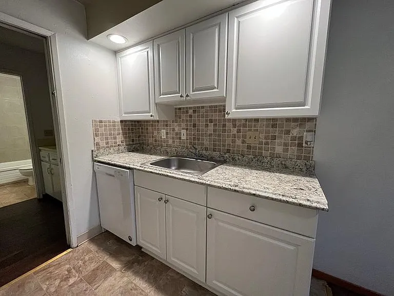3217 Grand Blvd — Photo 14