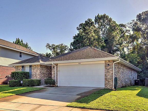 2nd image of 925 Lajolla Ln