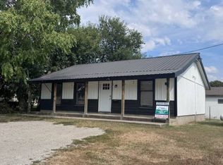 206 N Pine St, Cameron, MO 64429