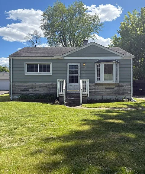 1176 Hawthorne Ave — Photo 1
