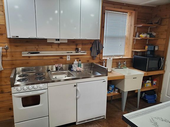 2nd image of 5545 Rosemary Pl #A