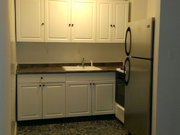 5th image of 334 E 79th St APT 3B