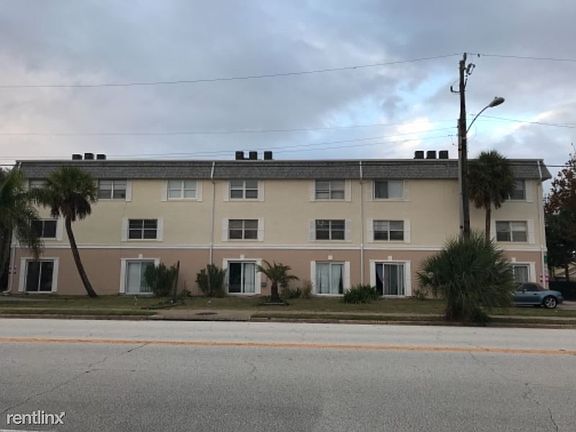 3rd image of 421 Silver Beach Ave