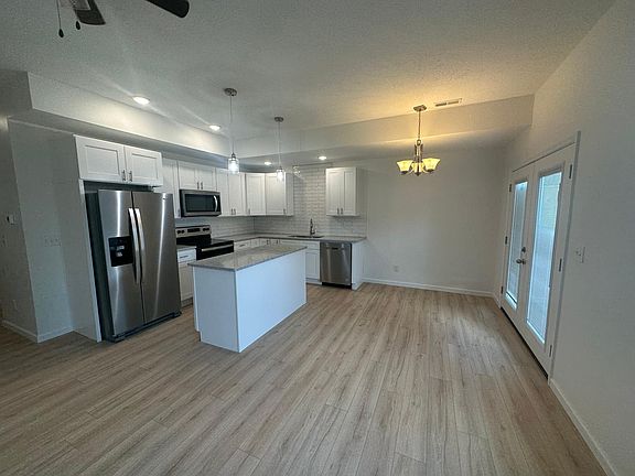 3rd image of 615 Bank St #1
