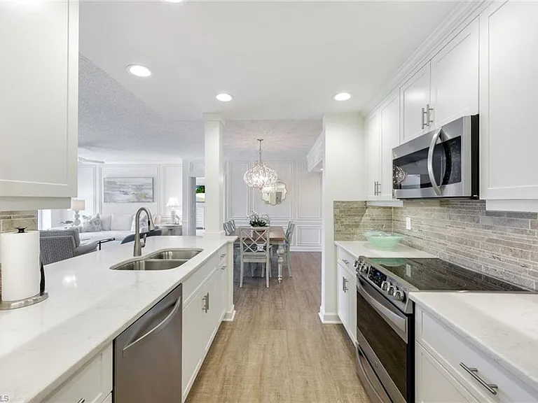797 Willowbrook Dr #203 — Photo 5