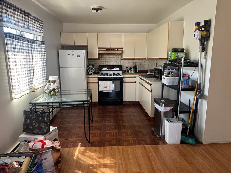 1301 Roselle St #2 — Photo 7