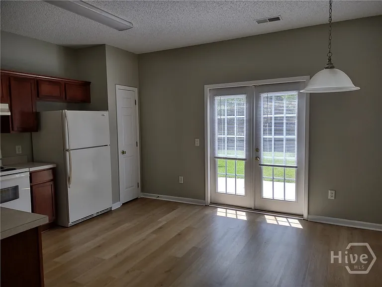 123 Alexander Way — Photo 5