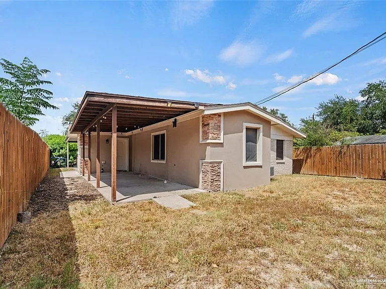1014 E Peter St — Photo 19