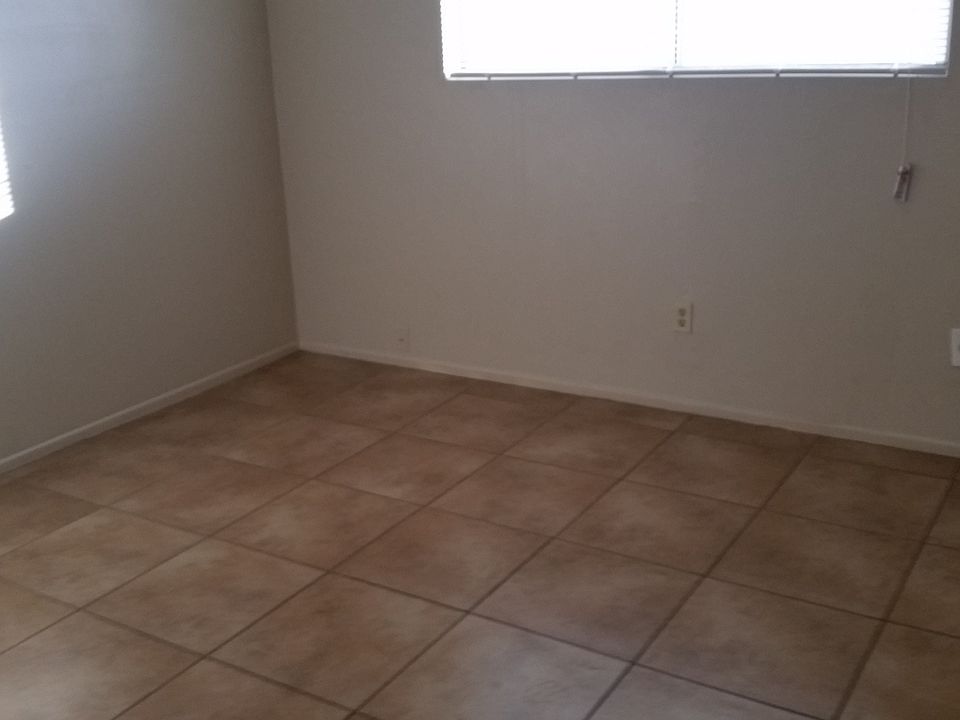 2nd image of 4412 N 53rd Ln APT 1