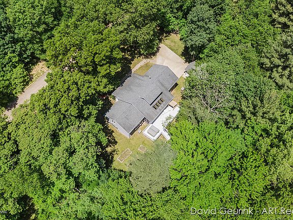 5th image of 1923 Sassafras Ln