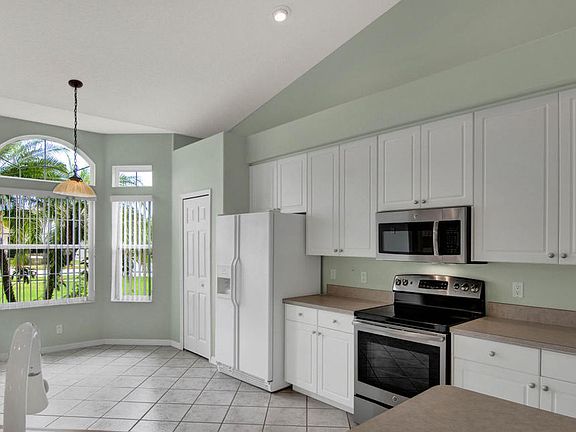5th image of 1011 Wimbledon Dr