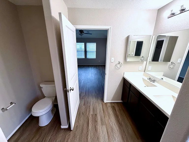 601 Sassafras St — Photo 6