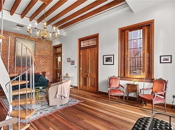 3rd image of 611 Esplanade Ave APT 2