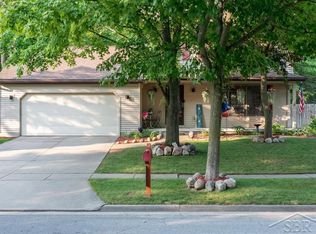 5616 Bloomfield Dr, Midland, MI 48642