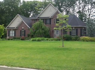 2301 Pierce Bluffs Dr, Hermitage, PA 16148