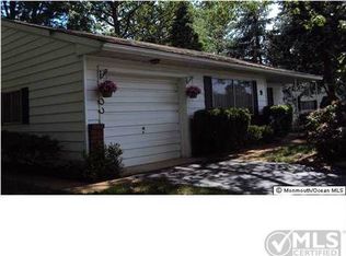 9 Nevada Dr, Whiting, NJ 08759