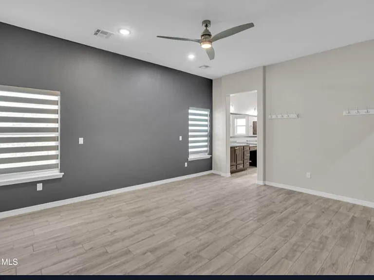 13729 Lago Vista Ave — Photo 12