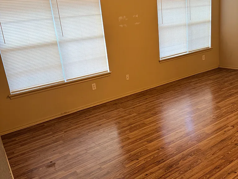 11224 Queen Anne Ave — Photo 3