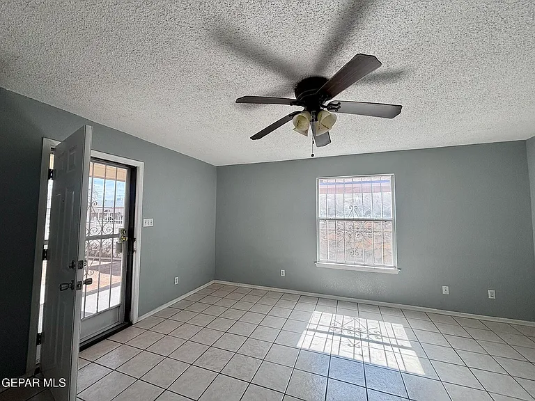 11924 Kings Guard Dr — Photo 5