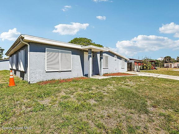 2nd image of 3040 Juanita Cir