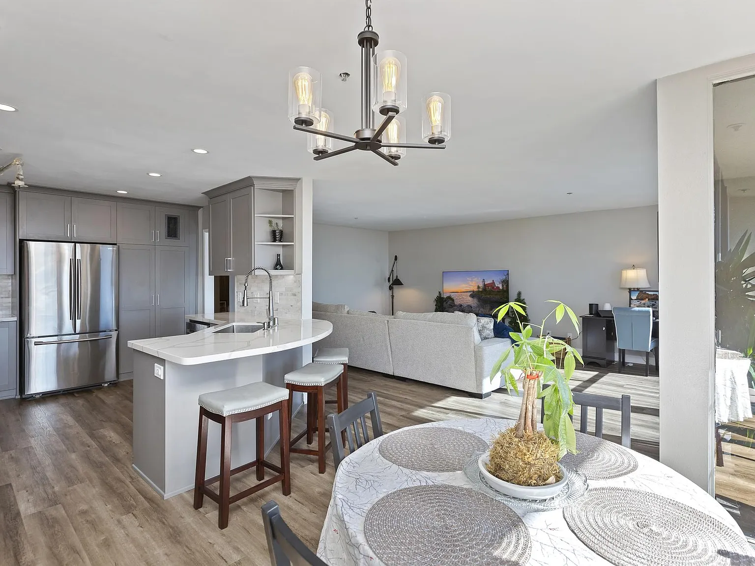 2 bed, 1275 sqft, $4,000 — Photo 4