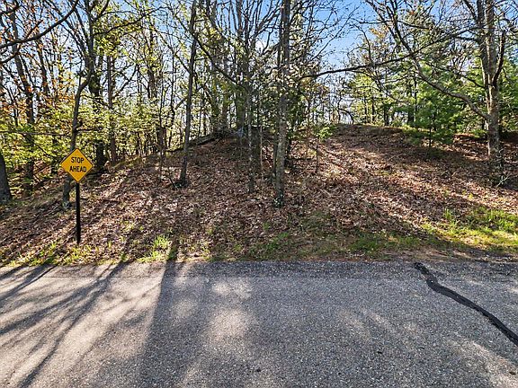 4th image of N Silver Ridge Rd