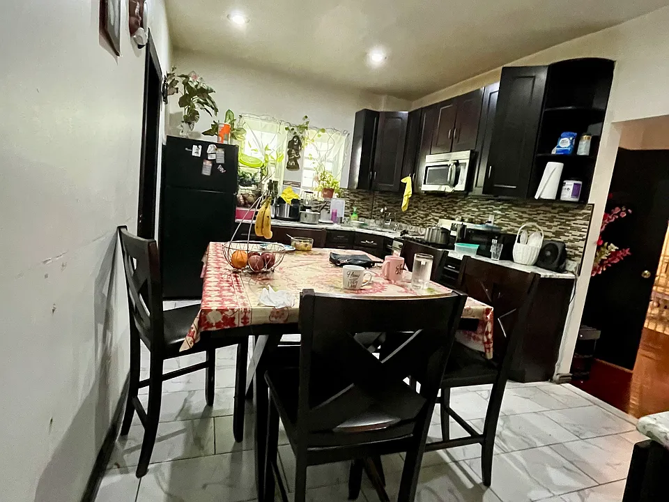 39 Spruce St #3