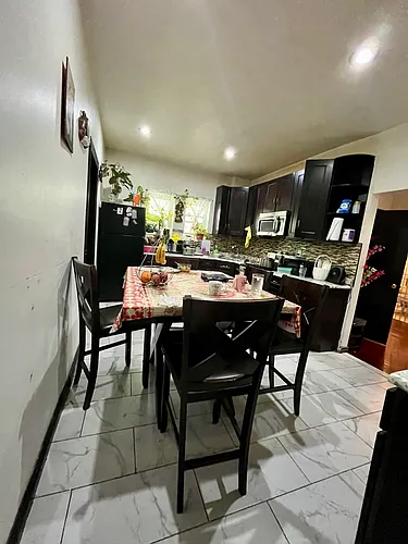 39 Spruce St Photo 1